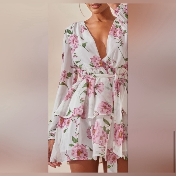 Pretty Little Thing White Floral Chiffon Double Tier Plunge Skater Dress Size 6 - Picture 2 of 6